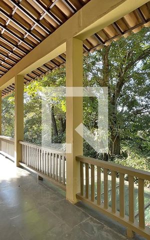 Casa de condomínio à venda com 950m², 4 quartos e 10 vagas Casa de condomínio à venda com 950m², 4 quartos e 10 vagasVaranda