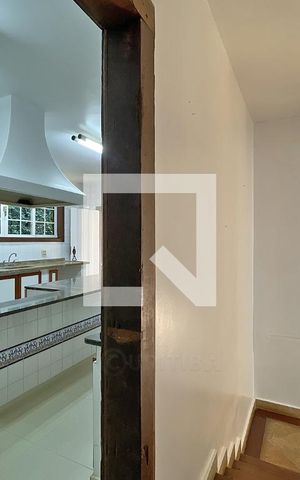 Casa de condomínio à venda com 950m², 4 quartos e 10 vagas Casa de condomínio à venda com 950m², 4 quartos e 10 vagasCorredor