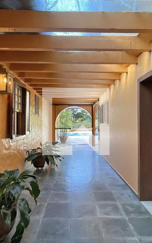 Casa de condomínio à venda com 950m², 4 quartos e 10 vagas Casa de condomínio à venda com 950m², 4 quartos e 10 vagasÁrea externa