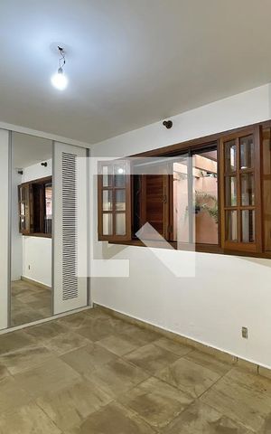 Casa de condomínio à venda com 950m², 4 quartos e 10 vagas Casa de condomínio à venda com 950m², 4 quartos e 10 vagasSuíte 2