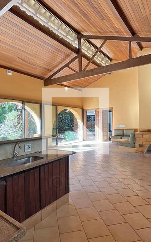 Casa de condomínio à venda com 950m², 4 quartos e 10 vagas Casa de condomínio à venda com 950m², 4 quartos e 10 vagasSalão de festas