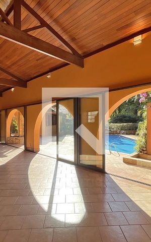 Casa de condomínio à venda com 950m², 4 quartos e 10 vagas Casa de condomínio à venda com 950m², 4 quartos e 10 vagasSalão de festas
