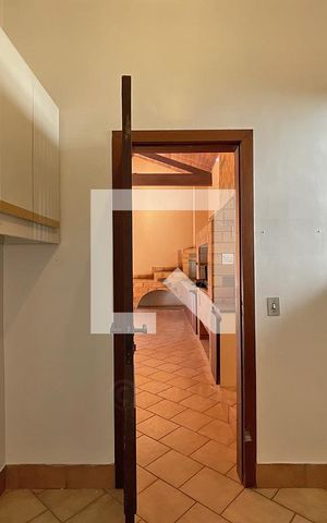 Casa de condomínio à venda com 950m², 4 quartos e 10 vagas Casa de condomínio à venda com 950m², 4 quartos e 10 vagasQuarto de serviço