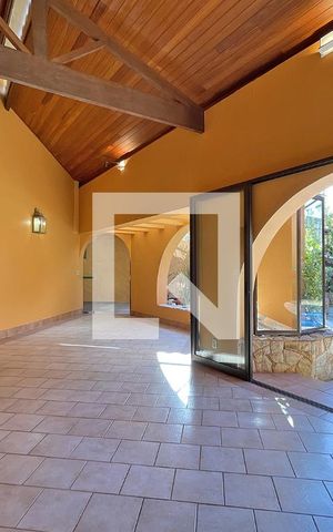 Casa de condomínio à venda com 950m², 4 quartos e 10 vagas Casa de condomínio à venda com 950m², 4 quartos e 10 vagasSalão de festas