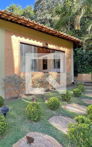 Casa de condomínio à venda com 950m², 4 quartos e 10 vagas Casa de condomínio à venda com 950m², 4 quartos e 10 vagasÁrea externa