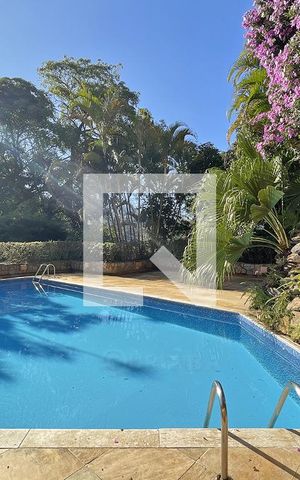 Casa de condomínio à venda com 950m², 4 quartos e 10 vagas Casa de condomínio à venda com 950m², 4 quartos e 10 vagasÁrea externa