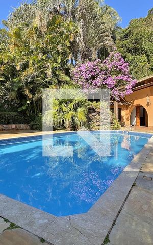 Casa de condomínio à venda com 950m², 4 quartos e 10 vagas Casa de condomínio à venda com 950m², 4 quartos e 10 vagasÁrea externa