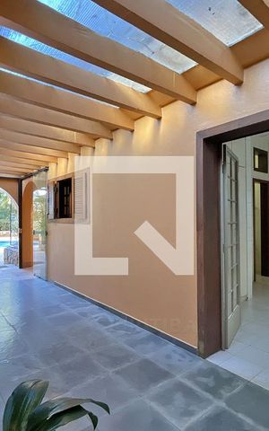 Casa de condomínio à venda com 950m², 4 quartos e 10 vagas Casa de condomínio à venda com 950m², 4 quartos e 10 vagasÁrea externa