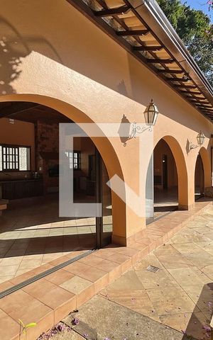 Casa de condomínio à venda com 950m², 4 quartos e 10 vagas Casa de condomínio à venda com 950m², 4 quartos e 10 vagasÁrea externa