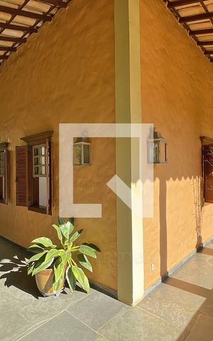 Casa de condomínio à venda com 950m², 4 quartos e 10 vagas Casa de condomínio à venda com 950m², 4 quartos e 10 vagasVaranda
