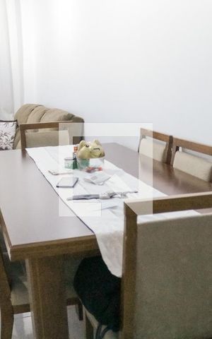 Casa à venda com 134m², 3 quartos e 2 vagas Casa à venda com 134m², 3 quartos e 2 vagasSala