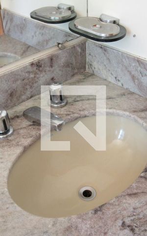 Apartamento à venda com 240m², 5 quartos e 2 vagasBanheiro da Suite 2