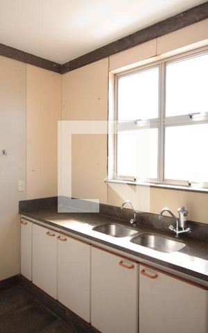 Apartamento à venda com 240m², 5 quartos e 2 vagasCozinha
