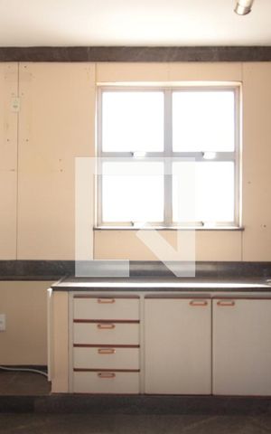 Apartamento à venda com 240m², 5 quartos e 2 vagasCozinha
