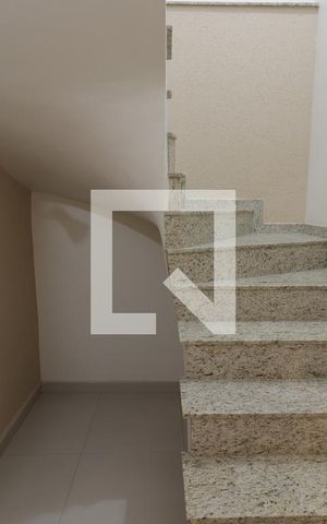 Casa à venda com 200m², 3 quartos e 2 vagasEscada