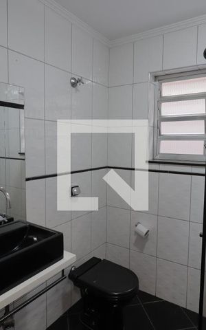 Casa à venda com 200m², 3 quartos e 2 vagasBanheiro 2