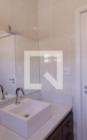 Casa à venda com 200m², 3 quartos e 2 vagasBanheiro 1