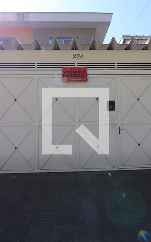 Casa à venda com 200m², 3 quartos e 2 vagasFachada