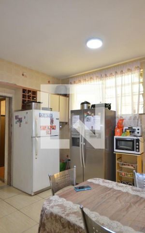 Casa à venda com 269m², 5 quartos e 1 vagaCozinha