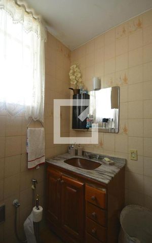 Casa à venda com 269m², 5 quartos e 1 vagaBanheiro Social