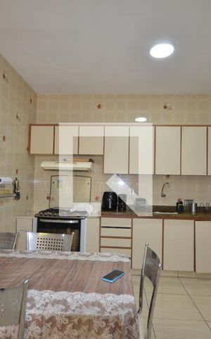 Casa à venda com 269m², 5 quartos e 1 vagaCozinha