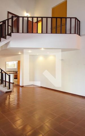 Casa para alugar com 300m², 4 quartos e 4 vagasSala