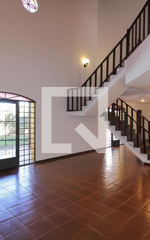 Casa para alugar com 300m², 4 quartos e 4 vagasSala