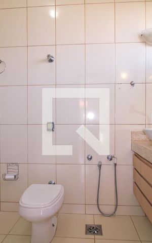 Casa para alugar com 300m², 4 quartos e 4 vagasBanheiro