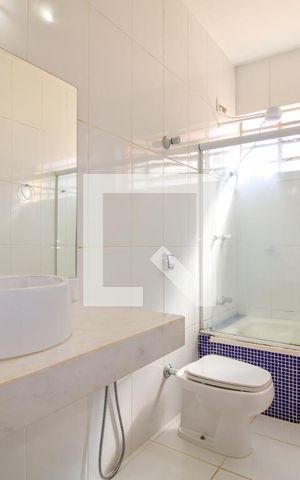Casa para alugar com 300m², 4 quartos e 4 vagasBanheiro