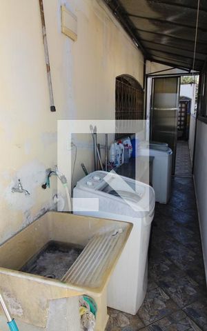 Casa à venda com 239m², 3 quartos e 6 vagasÁrea de Serviço
