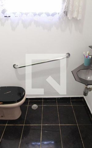 Casa à venda com 239m², 3 quartos e 6 vagasLavabo