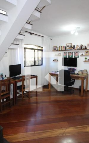 Casa à venda com 239m², 3 quartos e 6 vagasSala