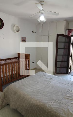Casa à venda com 239m², 3 quartos e 6 vagasSuite