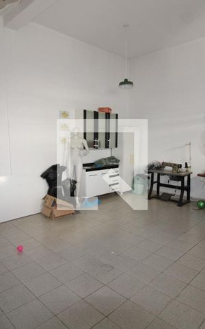 Casa à venda com 239m², 3 quartos e 6 vagasSalão