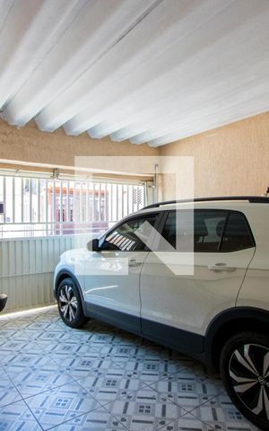 Casa à venda com 244m², 3 quartos e 2 vagas Casa à venda com 244m², 3 quartos e 2 vagasGaragem