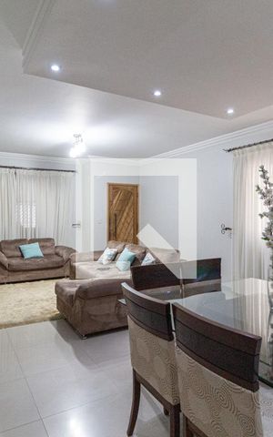 Casa à venda com 184m², 3 quartos e 2 vagasSala