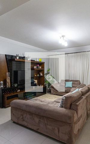 Casa à venda com 184m², 3 quartos e 2 vagasSala
