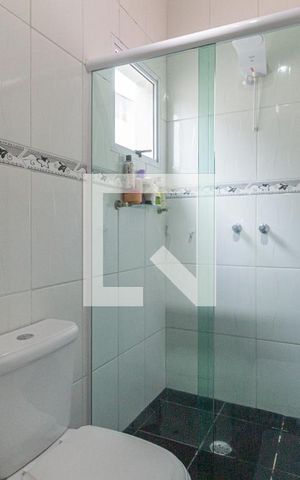 Casa à venda com 184m², 3 quartos e 2 vagasBanheiro da suíte 1