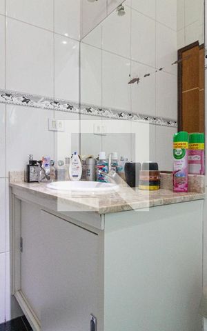 Casa à venda com 184m², 3 quartos e 2 vagasBanheiro da suíte 1