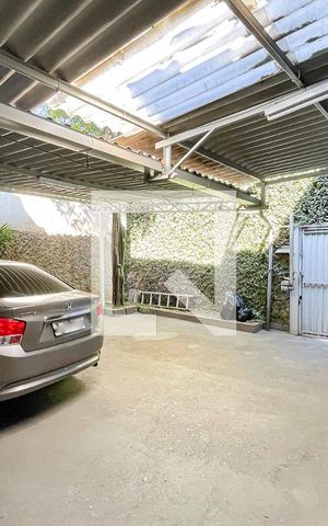 Casa à venda com 238m², 3 quartos e 3 vagas Casa à venda com 238m², 3 quartos e 3 vagasGaragem
