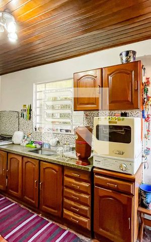 Casa à venda com 238m², 3 quartos e 3 vagas Casa à venda com 238m², 3 quartos e 3 vagasCozinha