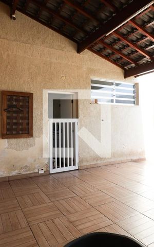 Casa à venda com 275m², 5 quartos e 5 vagas Casa à venda com 275m², 5 quartos e 5 vagasÁrea Externa e Churrasqueira
