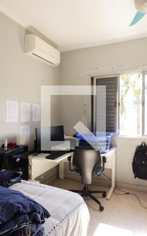 Casa à venda com 275m², 5 quartos e 5 vagas Casa à venda com 275m², 5 quartos e 5 vagasQuarto 2