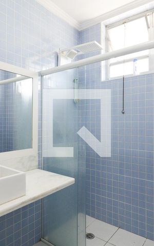Casa à venda com 275m², 5 quartos e 5 vagas Casa à venda com 275m², 5 quartos e 5 vagasBanheiro