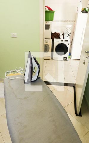 Casa à venda com 275m², 5 quartos e 5 vagas Casa à venda com 275m², 5 quartos e 5 vagasQuarto de Serviço