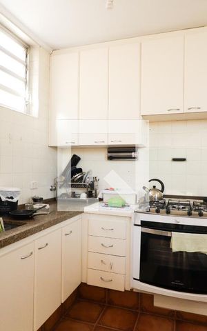Casa à venda com 275m², 5 quartos e 5 vagas Casa à venda com 275m², 5 quartos e 5 vagasCozinha