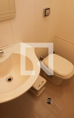 Casa à venda com 275m², 5 quartos e 5 vagas Casa à venda com 275m², 5 quartos e 5 vagasLavabo