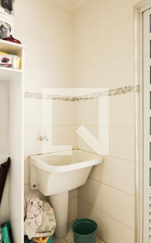 Casa à venda com 275m², 5 quartos e 5 vagas Casa à venda com 275m², 5 quartos e 5 vagasÁrea de Serviço