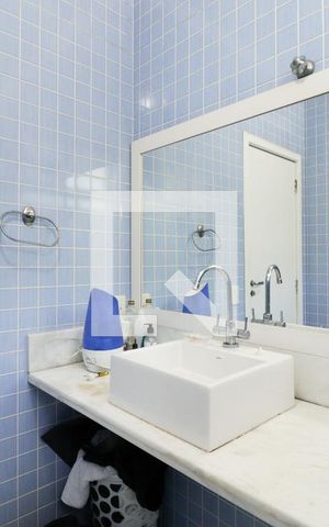 Casa à venda com 275m², 5 quartos e 5 vagas Casa à venda com 275m², 5 quartos e 5 vagasBanheiro