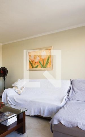 Casa à venda com 275m², 5 quartos e 5 vagas Casa à venda com 275m², 5 quartos e 5 vagasSala